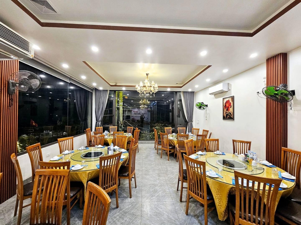 Đôi nét về nhà hàng (không gian, menu)